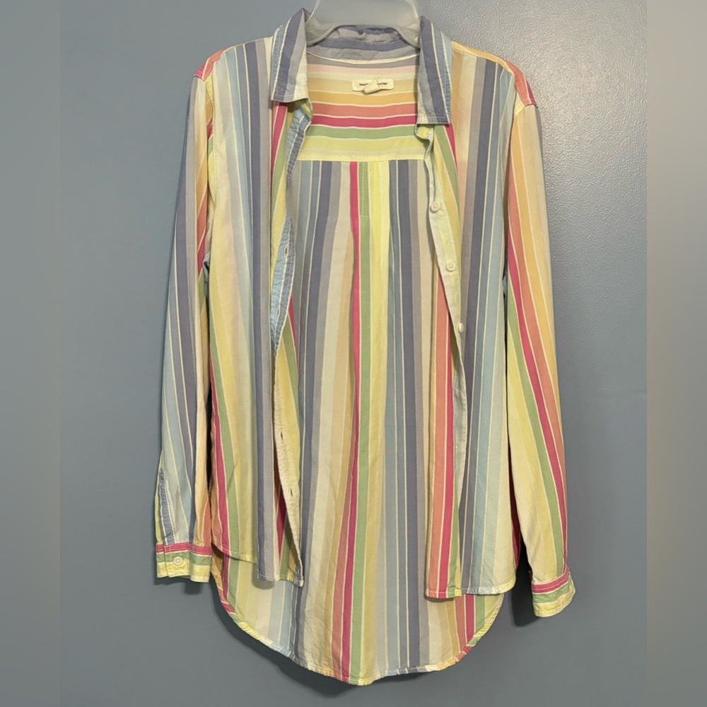 beachlunchlounge Striped Button-Down Shirt in Pastel Multicolor